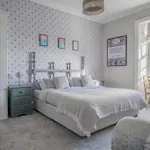 Luxury Georgian Country House, District - Pass The Keys Дом отдыха