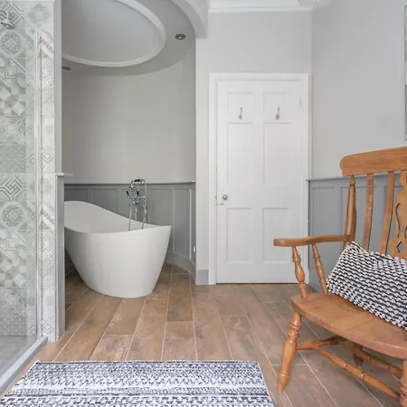 Luxury Georgian Country House, District - Pass The Keys *