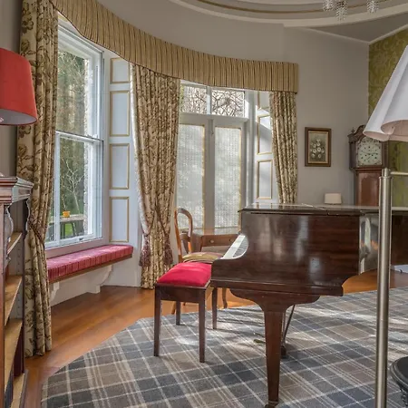 Luxury Georgian Country House, District - Pass The Keys Σπίτι διακοπών *