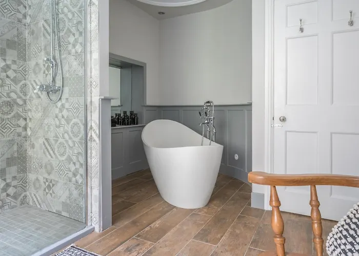 Luxury Georgian Country House, District - Pass The Keys