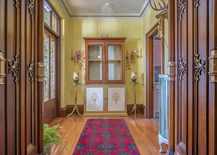 Nyaraló Luxury Georgian Country House, District - Pass The Keys